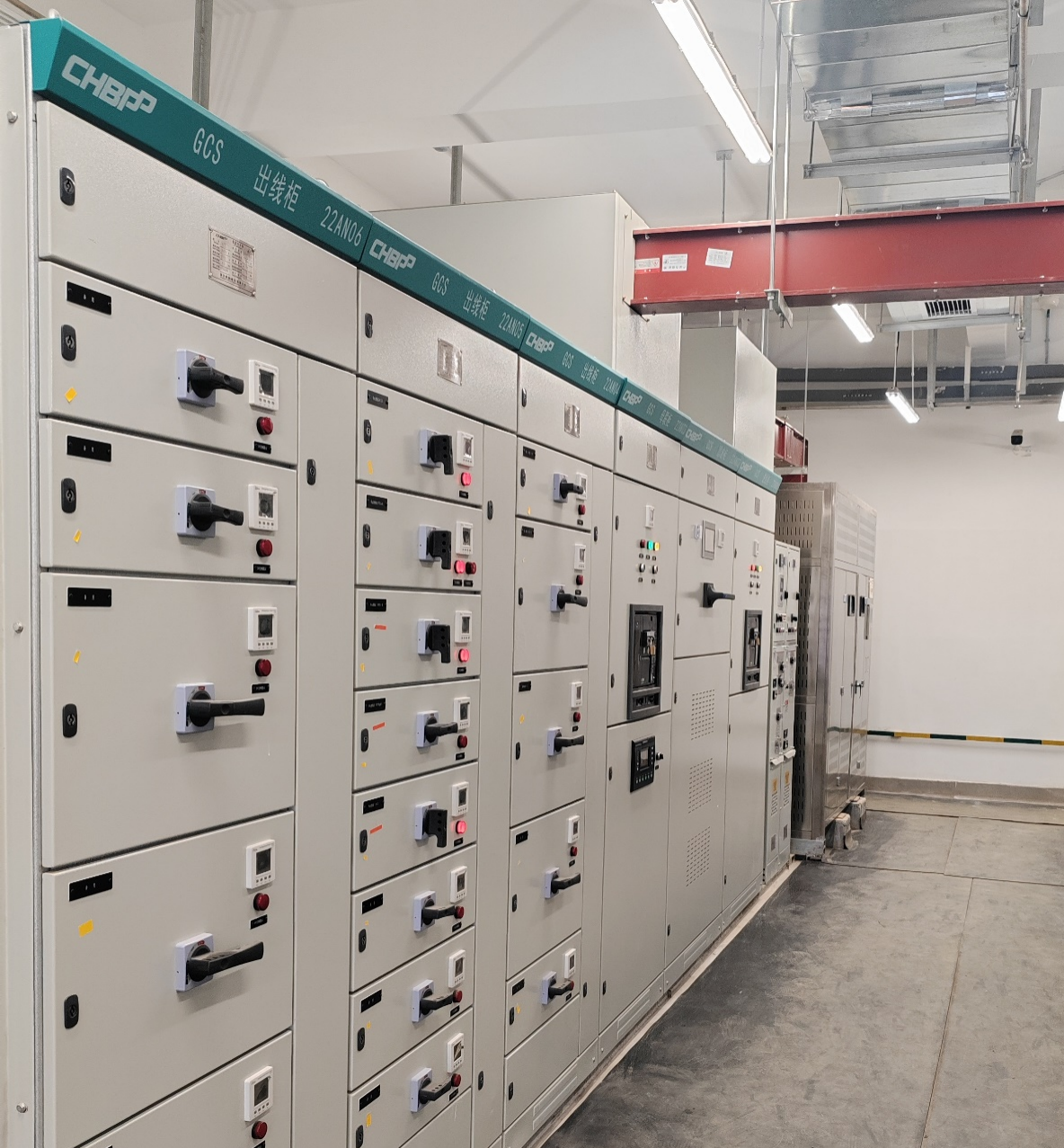 安益通电力建设公司助力南充机场中心充电站顺利通电使用